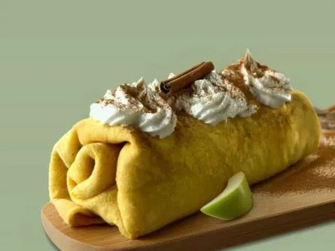 Cinnamon Apple fluffy creamy roll with apple filling
