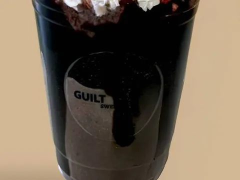 Cookies n' Cream smoothie with whipped cream